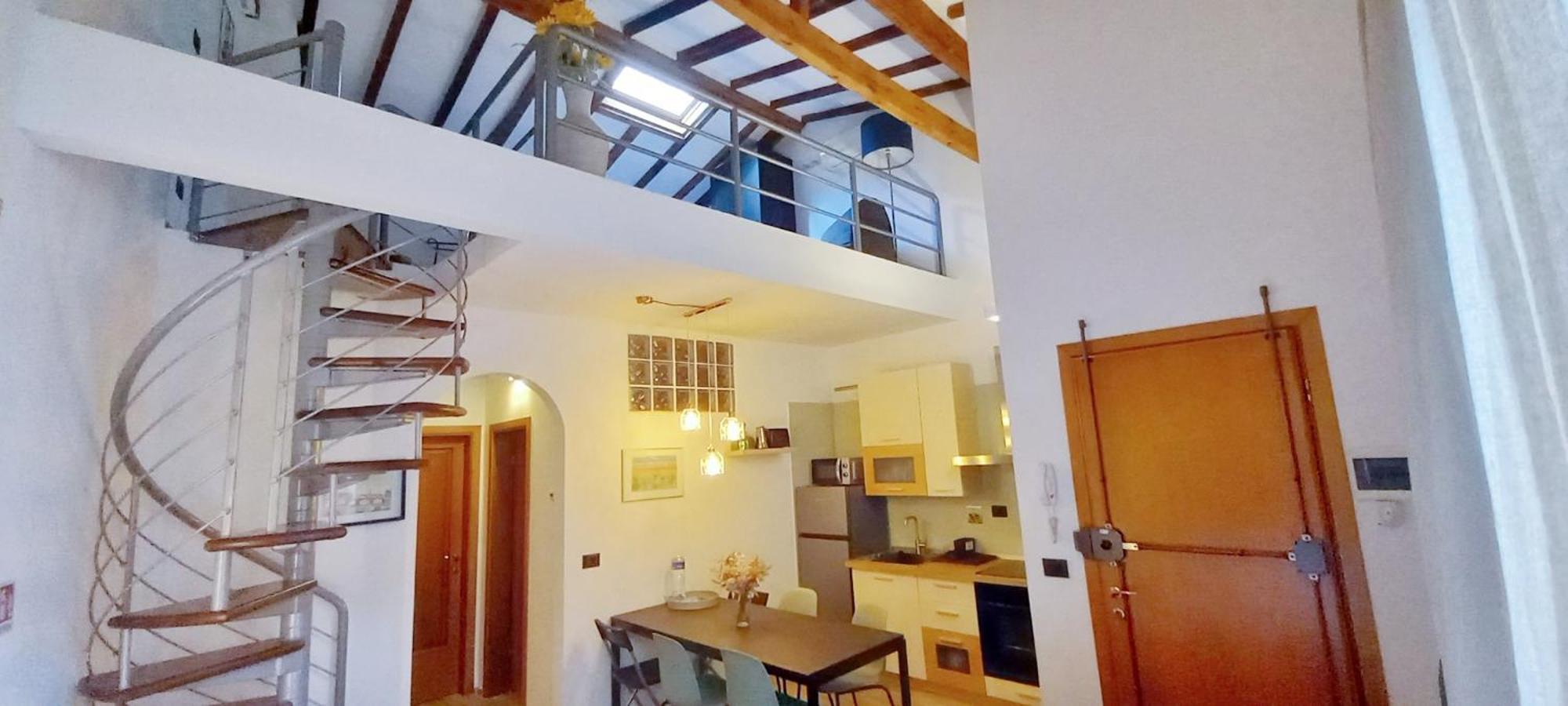 Tuscan Loft - 7 Guests With Patio Apartamento *